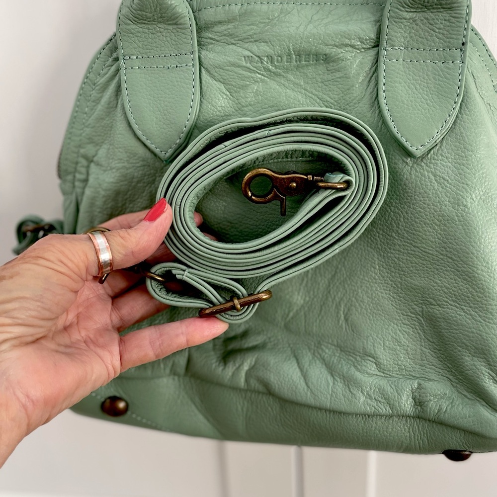Wanderers Travel Co. The Banff Crossbody Bag